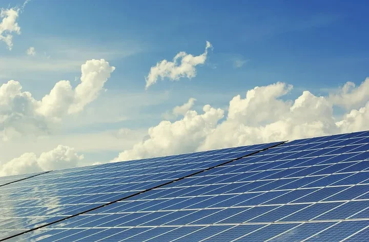 Niezależność energetyczna dzięki magazynom energii Powerlab
