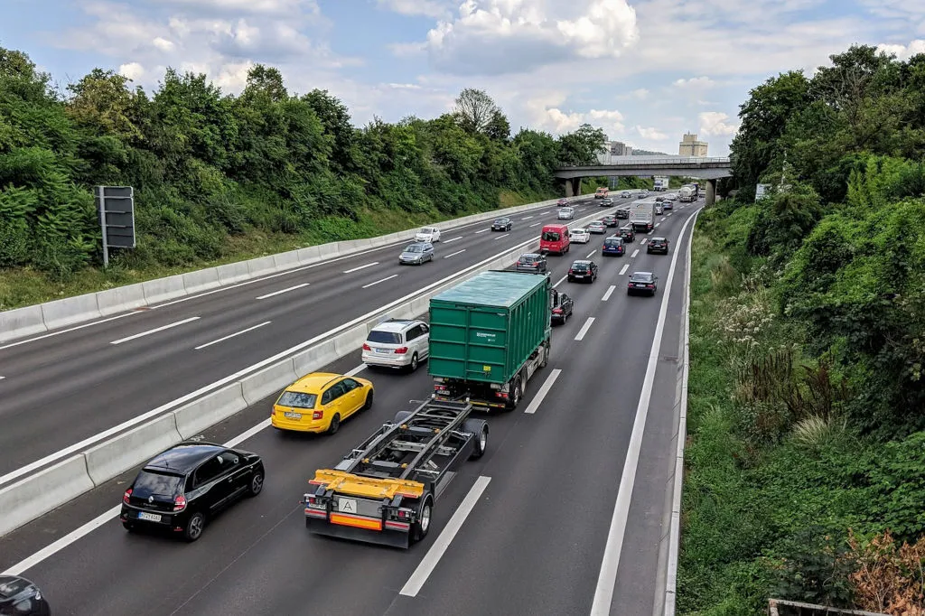 Jakie ładunki obsługują firmy transportowe w Radomiu?