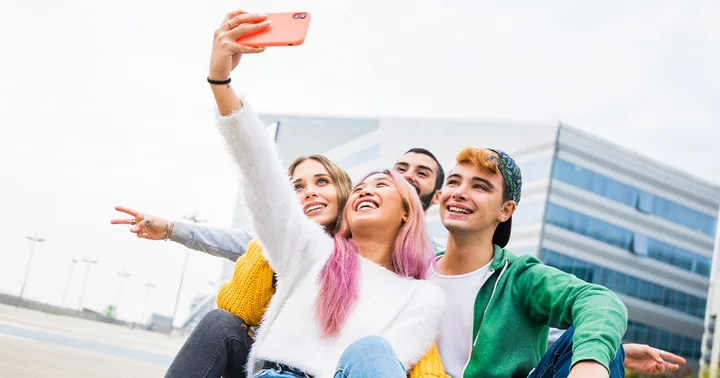 Obraz do artykułu: Klasa czy obciach - kupowanie odnowionego telefonu na prezent pod choinkę?