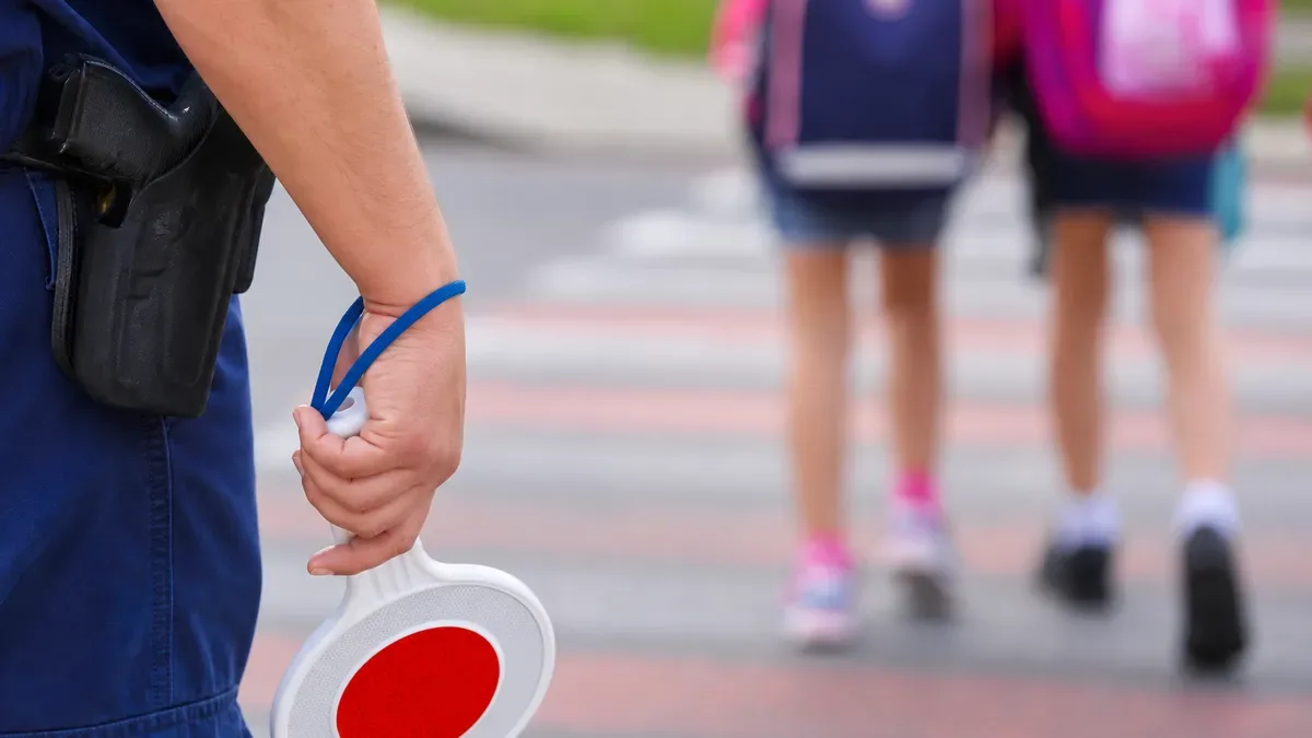 Najpierw lekcja, potem przejście - radomskie policjantki uczyły dzieci