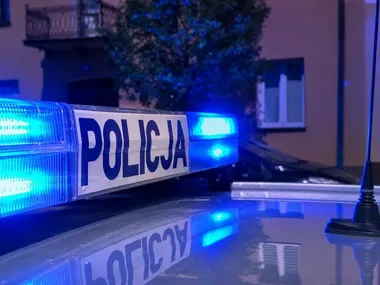 Policjanci nie dali się zwieść. 33‑latek podejrzany o znęcanie się nad żoną trafił do aresztu - Aktualności Policja Mazowiecka