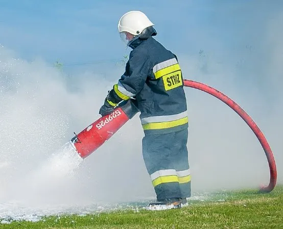 Młodzi przeciwko pożarom: Powiatowe eliminacje wiedzy pożarniczej w Jedni - Letnisku