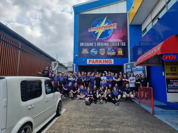 Grafika promocyjna wydarzenia Loveland Random Draw — pierwsze losowanie drużyn i zabawa w tag