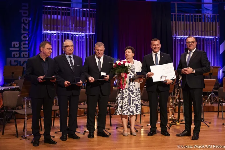 W Radomiu nagrodzono ludzi samorządu. Padły słowa o pracy, której zwykle nie widać