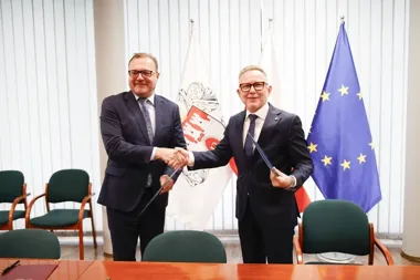 Lotnisko Warszawa-Radom zmienia plan. W grę wchodzą hangary i cargo