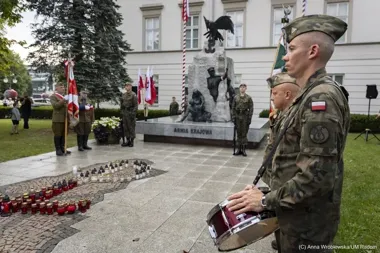 Syreny zabrzmiały w Godzinę „W”. Radomianie oddali hołd powstańcom