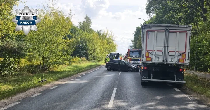 Kierowca Renault zjechał na przeciwny pas. Zderzenie w Skaryszewie