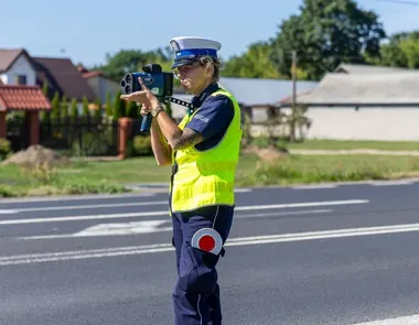 Przekroczyli prędkość na trasie z Radomia. Potem uczyli się ratować życie