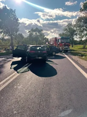 Czołowe zderzenie na DK12 pod Radomiem. Cztery osoby w szpitalu