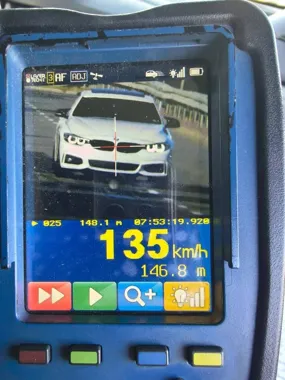 24-latek testował świeżo kupione BMW. W Radomiu pędził 135 km/h