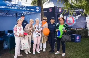 Seniorzy w Radomiu poznali sposoby oszustów „na wnuczka” i „na policjanta”