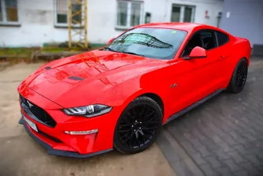 Z konfiskaty do drogówki - Mustang GT zaczyna służbę w Radomiu