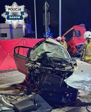 Nocne wyprzedzanie w Makowcu skończyło się zderzeniem i pobytem w szpitalu