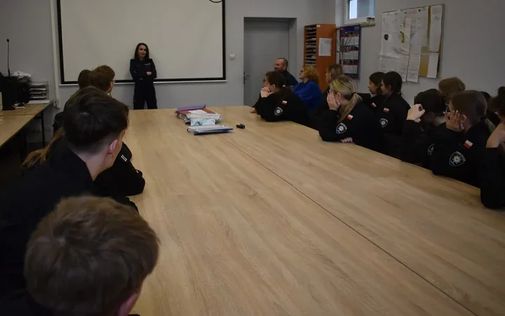 Mundurowa lekcja w Radomiu - uczniowie zobaczyli policję od środka