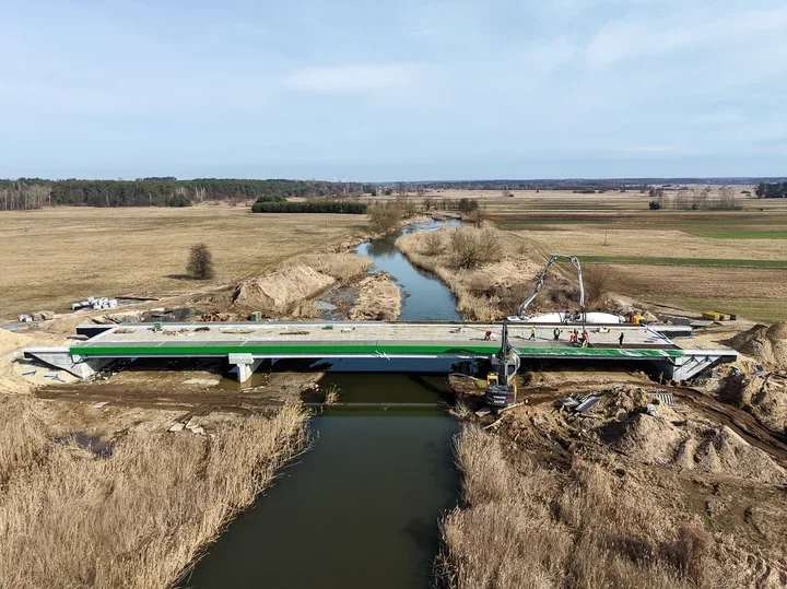 Wiosna na drogach powiatu – most, nowe odcinki i rozpisane plany inwestycyjne