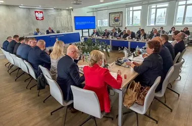 Szpitale powiatowe na granicy, a radni nie wykluczają restrukturyzacji