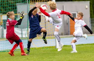 Trzy zwycięstwa i 30 goli. Kadra z powiatu radomskiego zagra w finale